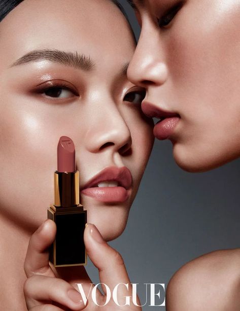 Vogue China x Tom Ford Beauty (Vogue China) Tom Ford Photography, Beauty Dish Photography, Lipstick Photoshoot, Product Render, Beauty Shooting, Jewellery Shoot, Beauty Campaign, Lipstick Photos, Cosmetic Inspiration