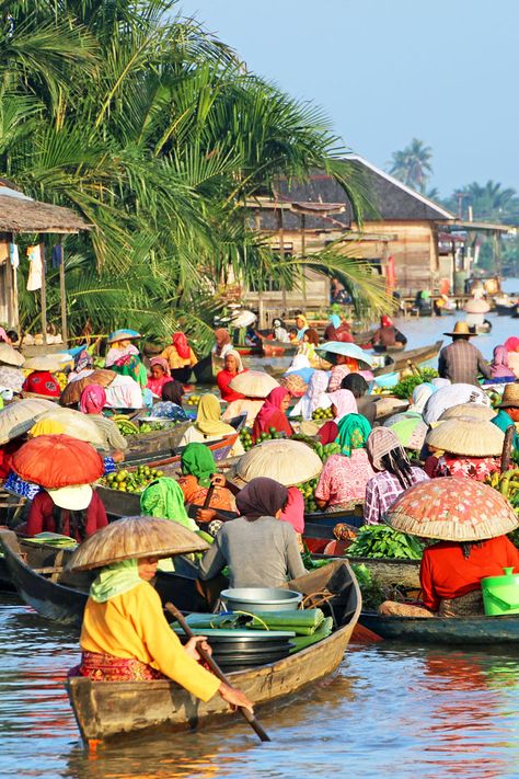 Borneo Aesthetic, South Kalimantan, East Kalimantan, Asia Trip, Floating Market, Forest City, Wallpaper Disney, Batik Design, Se Asia