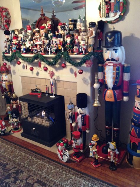 My future goal: too have this many nutcrackers& more, so I can decorate a room of nutcrakers-like this person did in the picture :) !!!!! Nutcrackers Display, Christmas Fireplace Mantels, Nutcracker Collection, Nutcracker Sweet, Nutcracker Decor, Christmas Home Decor Ideas, One For All, Christmas Fireplace, Wallpaper Iphone Christmas