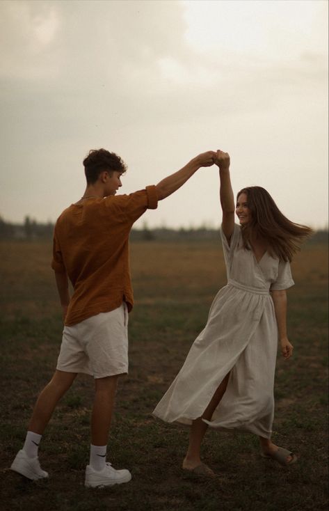 Boy And Girl Photoshooting, Grumpy Girl Sunshine Boy Aesthetic, Couple Outfits For Pictures, Boy Blurred Pic, Pre Wedding Photoshoot Outdoor, Couples Outfit, Couple Poses Reference, Couples Shoot, Beautiful Flowers Photos