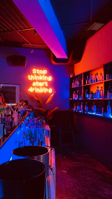 Pub Snap, Float Bar, Alcohol Pictures, Party Night Club Aesthetic, Underground Club, Dream Bars, Alcohol Quotes, Dive Bars, Instagram Hacks