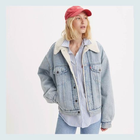 16 Fall Jackets We Love (+ This Year's Two Biggest Outerwear Trends) - Emily Henderson Sherpa Trucker Jacket, Morning Sunlight, Light Wash Levis, Outerwear Trends, Taylor Stitch, Levis Jacket, A Jacket, Loose Jeans, Levis Denim