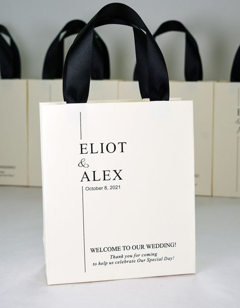 40 Ivory Wedding Welcome Bags With Satin Ribbon Handles and Your Names, Elegant Personalized Wedding Gifts and Favors for Guests - Etsy Wedding Bag Idee, Welcome Party Ideas, Custom Wedding Decorations, Welcome Party Wedding, Wedding Welcome Bag Ideas, Wedding Ceremony Welcome, Wedding Party Gift Ideas, Welcome Bag Ideas, Wedding Favour Bags