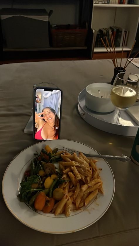 Maria’s Facetime Dinner w/ 3rd Shard braincell Facetime With Best Friend, Facetiming Aesthetic, Facetime With Friends, Facetime Aesthetic, Facetime Dates, Carley Fortune, Book Vibes, Fall 24, Beautiful Princess