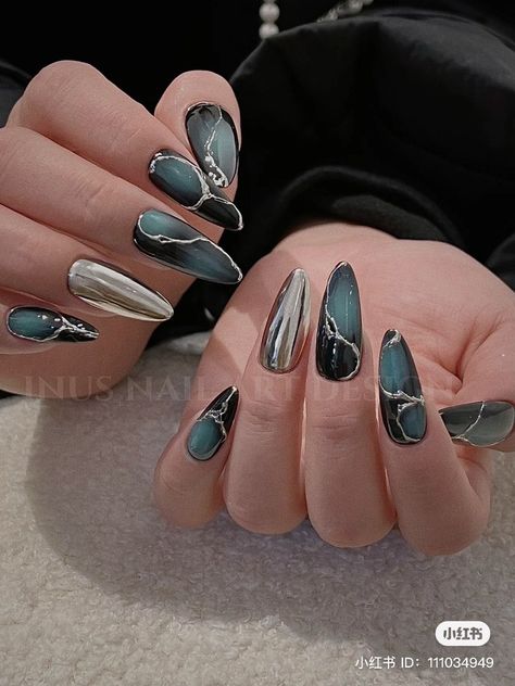 Nail Art Vert, Witch Nails, Green Nail Art, Viral On Tiktok, Gothic Nails, Eye Nails, Edgy Nails, Blush Nails, Cat Eye Nails