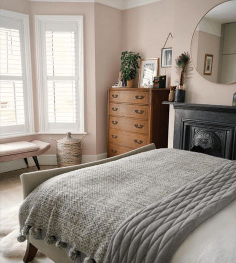 Interior Design Kleinburg nobleton alliston bradford barrie innisfil caledon east bondhead beeton new tecumseth tottenham - PROPOSAL Pink Bedroom Walls, Bedroom Paint Colors Master, Hal Decor, Mirror On The Wall, Bedroom Paint Colors, Pink Interior, Bedroom Paint, Decor Minimalist, The Bedroom