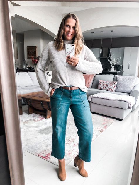 Wide Leg Crop Jeans Outfit Fall, Cropped Wide Leg Jeans Outfit Fall, Wide Leg Cropped Jeans Outfit, Wide Leg Jeans Outfit Fall, Cropped Jeans Outfit, Capsule Wardrobe Casual, Wide Leg Jeans Outfit, Jeans Outfit Fall, Booties Outfit