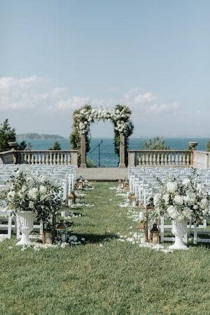 Classic Seaside Wedding in Newport, RI | 21 more photos on PartySlate Castle Hill Inn Wedding, The Very First Night, Sareh Nouri Bridal, Castle Hill Inn, Jenny Yoo Bridal, Newport Ri Wedding, Newport Rhode Island Wedding, Blossoms Band, Newport Wedding