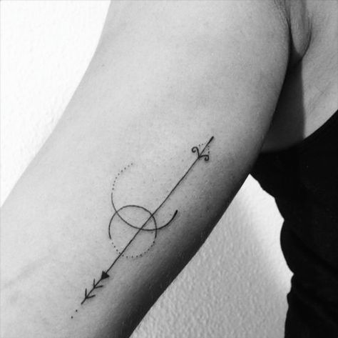 Sagittarius and Pisces combination tattoo Zodiac Tattoos Sagittarius, Tattoos Sagittarius, An Arrow Tattoo, Indie Tattoo, Sagittarius Tattoo, Petit Tattoo, Constellation Tattoo, Tattoo Zeichnungen, Zodiac Tattoos