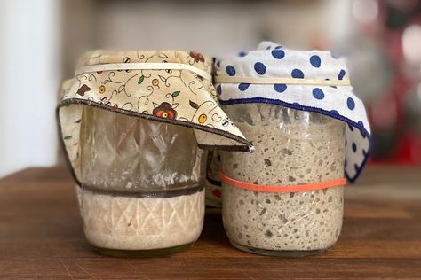 Fermented Bread, Active Sourdough Starter, Bakers Yeast, Bread Head, Dough Starter, Cracker Recipes, Naan Bread, Sour Dough, Breads And Rolls