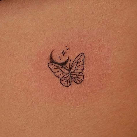 Cute Small Butterfly Tattoos For Women, Small Simple Tattoo Ideas For Women, Mini Butterfly Tattoo Simple, 1 Inch Tattoos For Women, Simple Butterfly Tattoo Design, Small Tattoo Ideas For Women Unique, Butterfly Tattoo Collar Bone, Pretty Butterfly Tattoo, Cover Up Tattoos For Men