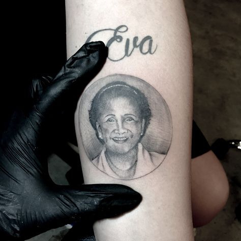 Small Portrait Tattoo Artist: @sherriaustria Small Portrait Tattoo, Grandma Tattoos, Tattoo Forearm, Sleeve Ideas, Sleeves Ideas, Aesthetic Tattoo, Face Tattoo, Tattoo Sleeve, Small Tattoo