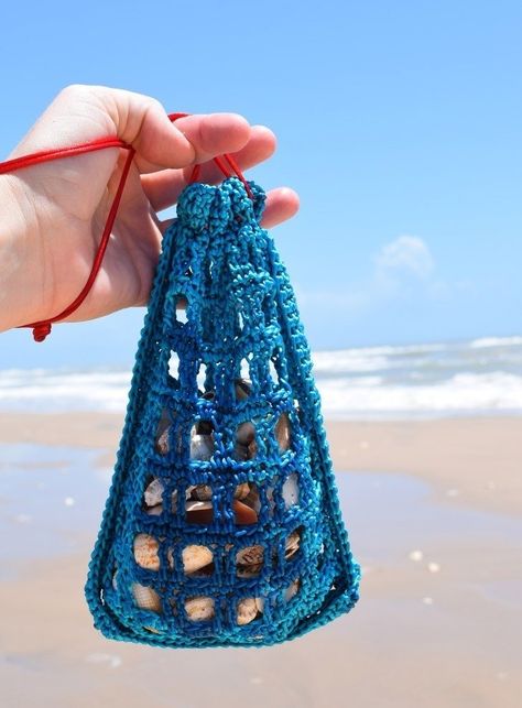 Seashell Bag Crochet Pattern Free, Seashell Collecting Bag, Shell Collecting Bag, Crochet Mesh Bag Pattern Free, Unique Crochet Patterns Free, Crochet Beach Bag Free Pattern, Crochet Shell Bag, Crochet Booth, Seashell Crochet