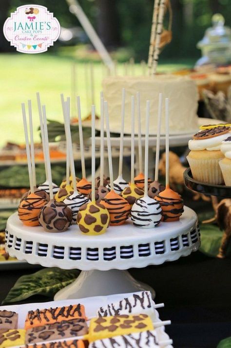 Safari Baby Shower Favors, Giraffe Birthday Parties, Leopard Cake, Jungle Theme Birthday Party, Jungle Thema, Wild Birthday Party, Giraffe Birthday, Boys First Birthday Party Ideas, Lion King Birthday