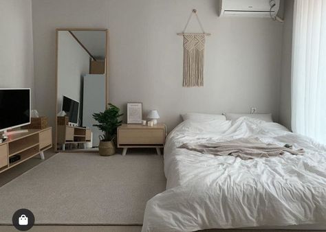 "Home Decor Inspo: Transforming Your Bedroom" Japan Bedroom Design Small Spaces, Bedroom Layout Big Room, Minimal Bed Ideas, Tiny Room King Size Bed, Minimalist Bedroom With Tv, Japandi Minimalist Bedroom, Room Ideas With Carpet Flooring, Small Minimalist Bedroom Aesthetic, Minimal Small Bedroom