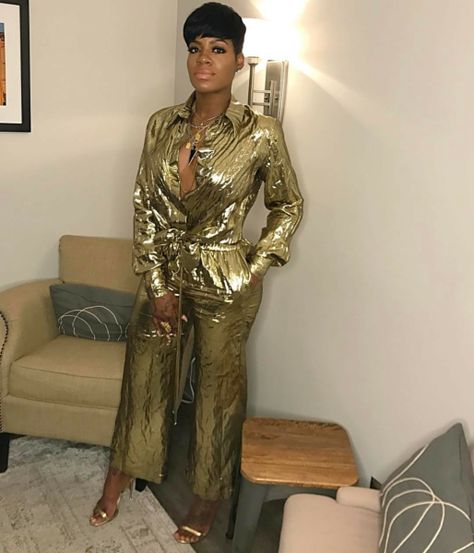 Hot! or Hmm..? Fantasia Barrino’s Harry TV Fall 2017 Angelys Balek Gold Jumpsuit Gold Outfit Black Women, Afro Barbie, Monica Brown, Hairstylist Fashion, Fantasia Barrino, Gold Jumpsuit, Jean Sandals, Black Music, Looks Black