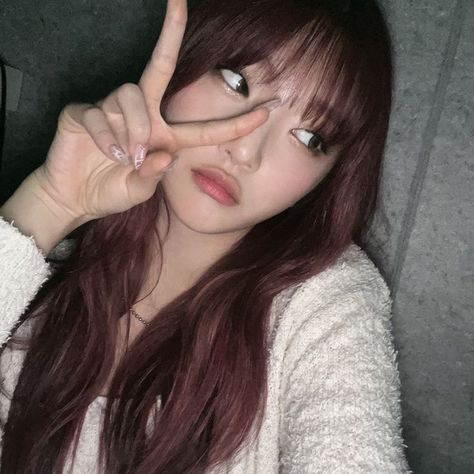 Weeekly Soeun, Discord Server, Girl Icons, Kpop Girl Groups, Ulzzang Girl, Face Claims, Korean Girl, Cute Hairstyles, Red Hair