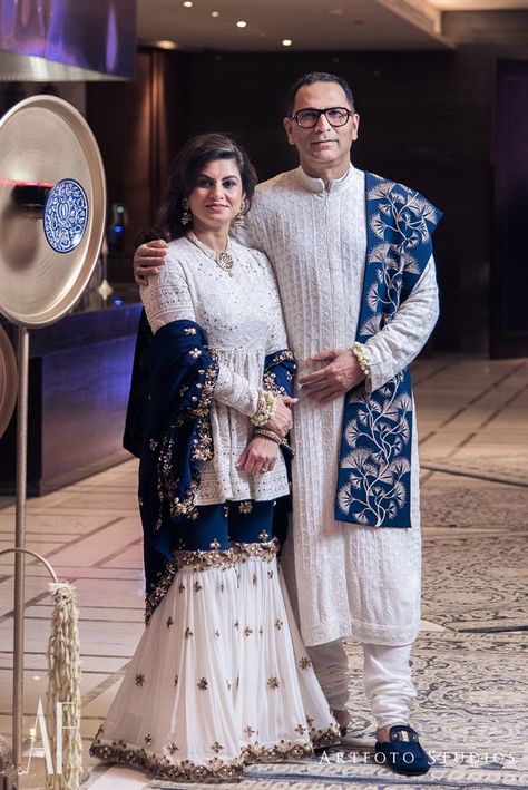 Wedding Matching Outfits, Baju Kahwin, Wedding Dresses Men Indian, Indian Wedding Fashion, Couple Wedding Dress, Mother Of Bride Outfits, Couple Dress, Mother Of The Bride Outfit, Matching Outfit