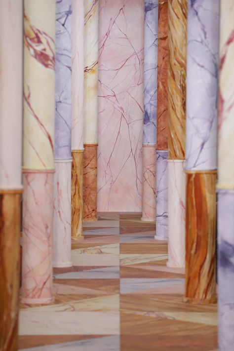 We Spotted the Dreamiest Marble DIY Idea at New York Fashion Week Marbled Wallpapers, Marble Color Palette, Marble Diy, Toga Party, Sarah Sherman, Sarah Sherman Samuel, Statement Wall, Live Colorfully, Marble Print