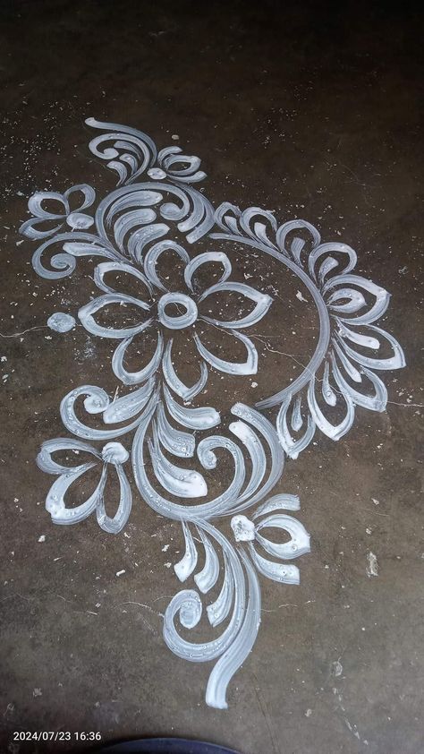 Chuna Rangoli Design, Rangoli By Paint Colour, Alpona Simple Design, Small Alpona Design Bengali, Bengali Rangoli Design, Small Alpona Designs, Alpana Designs Border, Simple Alpana Designs, Manabasa Gurubar Jhoti Simple