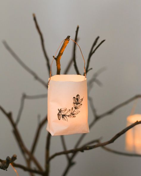 Votives Diy, Paper Lanterns Diy, Lantern Ideas, Tea Diy, Diy Lanterns, Homemade Holiday, Fall Halloween Decor, Diy Hanging, Paper Tape