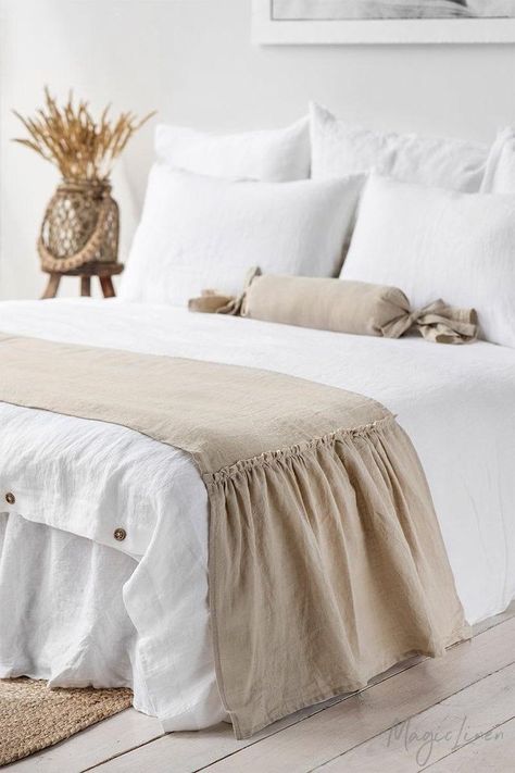 Beautiful Bedding Sets, Bed Scarf, Linen Bed, Casa Country, Bantal Sofa, White Linen Bedding, Hello Lovely, Bed Runner, Belgian Linen