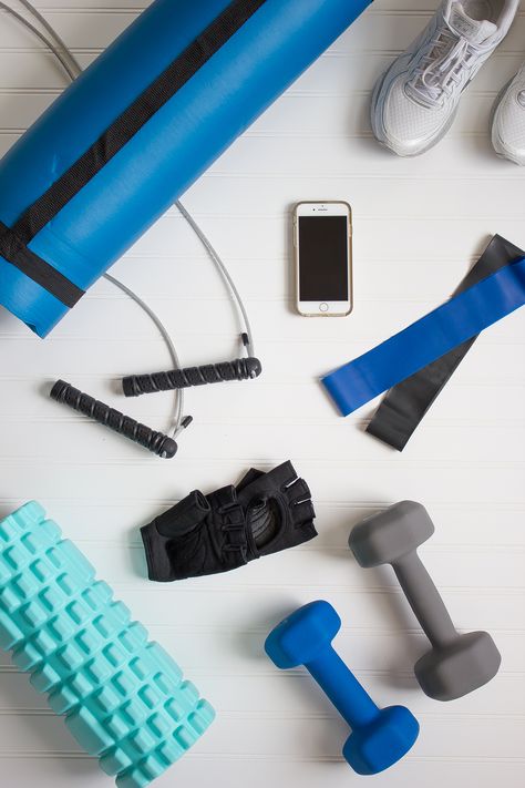 Did you know that many women start a gym membership and never go? Ditch the gym. Here are 5 must-have pieces of fitness equipment for home workouts. Health And Fitness Products, Gym Basket, Lunch Break Workout, Gym Tools, Workout Products, Yoga Flow Video, Gym Products, Home Strength Training, Weight Gain Workout