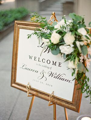 Welcome Wedding Sign With Flowers, Diy Wedding Frame Sign, Classy Wedding Signs, Wedding Sign Florals, Framed Welcome Sign Wedding, Framed Wedding Signage, Classic Wedding Signage, Baroque Wedding Decor, Classic Wedding Welcome Sign