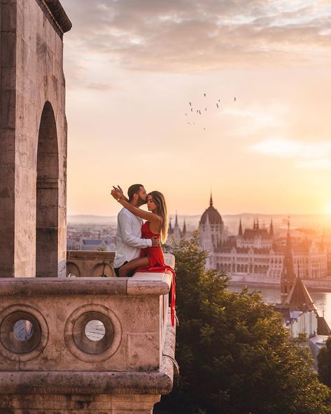 Fisherman's Bastion, Budapest Travel Guide, Wedding Planning List, Travel Couples, Visit Budapest, Budapest Travel, Couple Engagement Pictures, Budapest Hungary, Instagram Photo Inspiration