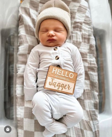 Baby Hospital Photos, Newborn Hospital Pictures, Newborn Baby Announcement, Baby Hospital Pictures, Newborn Hospital Outfits, Hospital Photos Newborn, Baby Hospital Outfit, Baby Boy Newborn Pictures, Baby Boy Birth Announcement