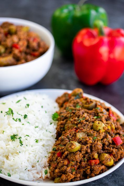 Puerto Rican Picadillo, Puerto Rican Sofrito, Sofrito Recipe, Picadillo Recipe, Ground Beef Recipe, Puerto Rican Dishes, Puerto Rico Food, Boricua Recipes, Easy Ground Beef