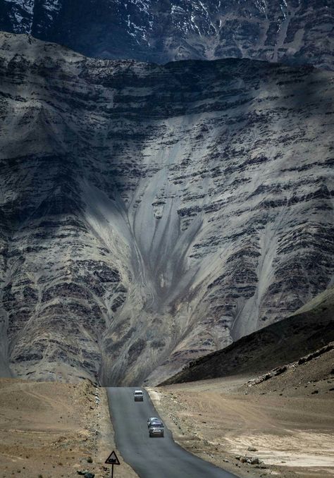 Magnetic hill road, Leh  #Shimlalife #leh #ladakh #himalayas #travel Leh Ladakh Photography, Magnetic Hill, Tower Of Silence, River Dolphin, Leh Ladakh, Srinagar, Crazy Things, Hindu Temple, Strange Things