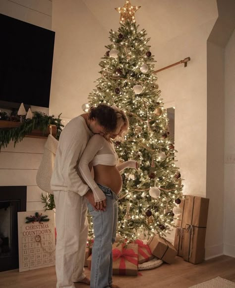 Maternity Christmas Pictures, Christmas Pregnancy Photos, Baby Announcement Photoshoot, Maternity Photography Poses Pregnancy Pics, Baby Announcement Pictures, Future Mommy, Christmas Pregnancy, Dream Family, Maternity Photography Poses