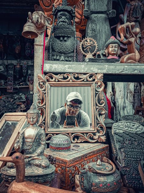 Chor Bazaar Mumbai, Chor Bazar Mumbai, Chor Bazaar, Mumbai Photography, South Mumbai, Flat Art, Old Is Gold, The Tourist, Flea Markets