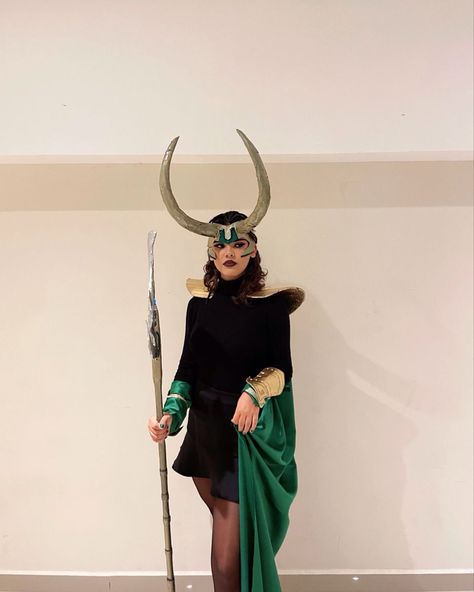 Loki Woman Costume, Loki Halloween Costume Women, Loki Costume Female, Female Loki Costume, Lady Loki Costume, Loki Halloween Costume, Scarlet Witch Costume, Loki Costume, Loki Aesthetic