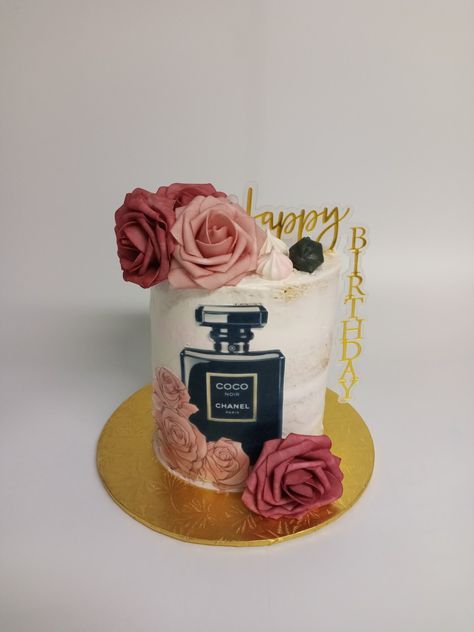 Chanel Cake Birthdays, Perfume Cake Ideas, Chanel Perfume Cake, Perfume Cake, Chanel Cakes, Coco Chanel Cake, Channel Cake, Decor Tort, Chanel Cake