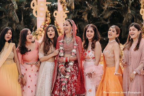 Indian Wedding Bridal Party, Indian Bridal Party Outfits, Indian Wedding Bridesmaids Lehengas, Bridesmaid Photoshoot Indian, Indian Wedding Bridesmaids Outfits, Indian Bridesmaids Outfits Ideas, Punjabi Bridesmaids, Indian Bridesmaids Outfits, Desi Bridesmaids