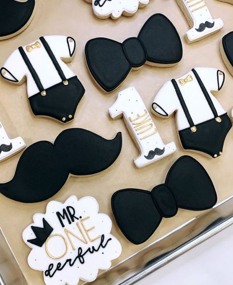 My Onederful Birthday, Mr Onederful Birthday Cookies, Mr Onederful Cookies, Son First Birthday Themes, Mr One Derful 1st Birthdays, Birthday Ideas For 1 Year Boy, New Years Birthday Party For Baby, New Years First Birthday, Me Onederful Birthday