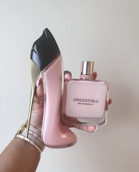 Irresistible Perfume, Good Girl Blush, Givenchy Irresistible, Fragrance Lab, Fragrance Photography, Smelling Good, Antique Perfume Bottle, Skincare Inspiration, Fragrances Perfume Woman