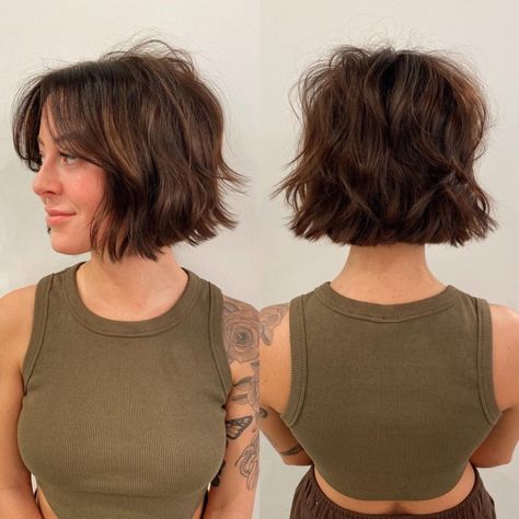 Modern Bob Shag with Bangs Shag Bob Straight Hair, Shaggy Bob No Bangs, Thick Hair Bob With Bangs, Thick Bob Haircut, Layered Choppy Bob, Bob Shag, Shag Bob Haircut, Thicken Fine Hair, Shag With Bangs