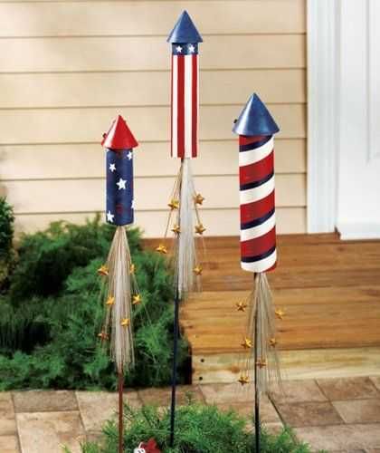 21 Truly Amazing DIY 4th Of July Decorations That Will Inspire You For Sure Usa Crafts, Patriotic Picnic, 2x4 Crafts, July Decoration, Patriotic Diy, Student Affairs, Pringles Can, Fourth Of July Decorations, 4th July Crafts