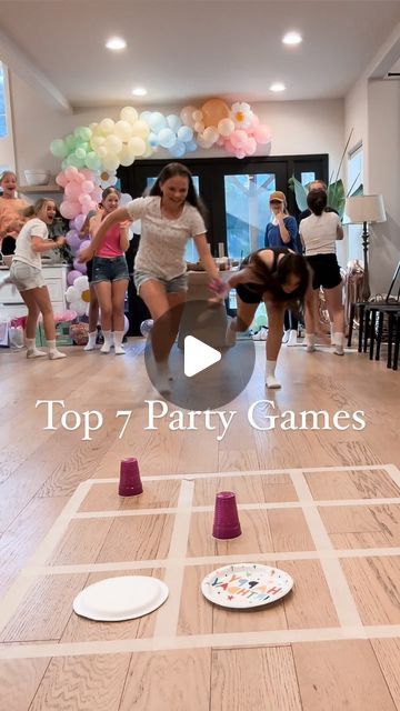 Team Games For Kids, Balloon Party Games, Girls Birthday Party Games, Relay Games, Funny Party Games, Outdoor Party Games, Balloon Games, Beach Hacks Kids, Stay Down