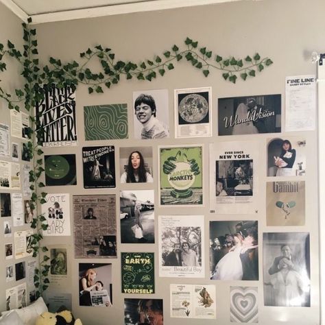 Collage Aesthetic Wallpaper, Wall Collage Aesthetic, Album Cover Wall Decor, Kimberly Reed, Aesthetic College, Wall Collage Decor, Diy Room Decor For Teens, Royal Elite, Room Redesign