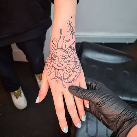 Simple Sun-Moon Outline for a Drawn Appearance Sun And Moon Hand Tattoo, Sun Hand Tattoo, Moon Hand Tattoo, Sun And Moon Tattoo Ideas, To The Moon And Back Tattoo, Sun And Moon Tattoos, Moon Tattoo Ideas, Line Tattoo Ideas, Sun And Moon Tattoo