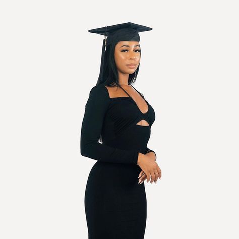 Jaz 🐉’s Instagram profile post: “25 with 2 degrees 🎓 - Jasmine A. Turner, MBA It’s crazy to think that I completed a full time MBA program at Emory’s Goizueta Business…” Degree Picture, Graduation Outfit College, Senior Picture Makeup, College Graduation Pictures Poses, College Graduation Photos, Law School Graduation, Graduation Photography Poses, College Graduation Pictures, Graduation Poses