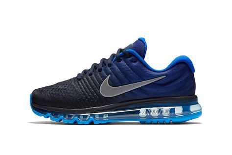 Nike Reveals the Upcoming Air Max 2017 Nike Running Shoes For Men, Best Nike Running Shoes, Nike Air Max 2017, Nike Air Max Mens, Casual Athletic Shoes, Sneaker Trend, Comfortable Mens Shoes, Navy Sneakers, Oufits Casual