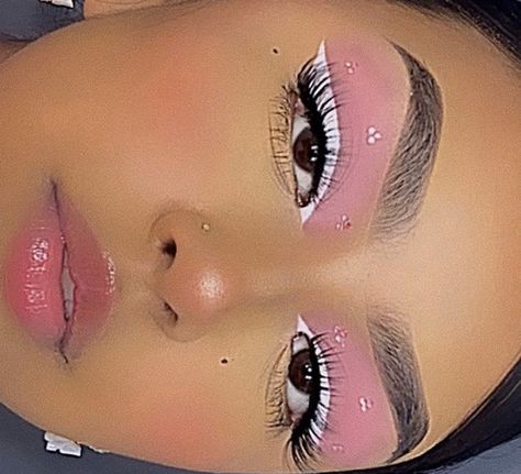 Dragun Beauty, White Eyeliner Makeup, Mime Makeup, Best Guacamole, Pink Eyeliner, Pink Eyeshadow Look, Mekap Mata, Best Guacamole Recipe, Alt Makeup