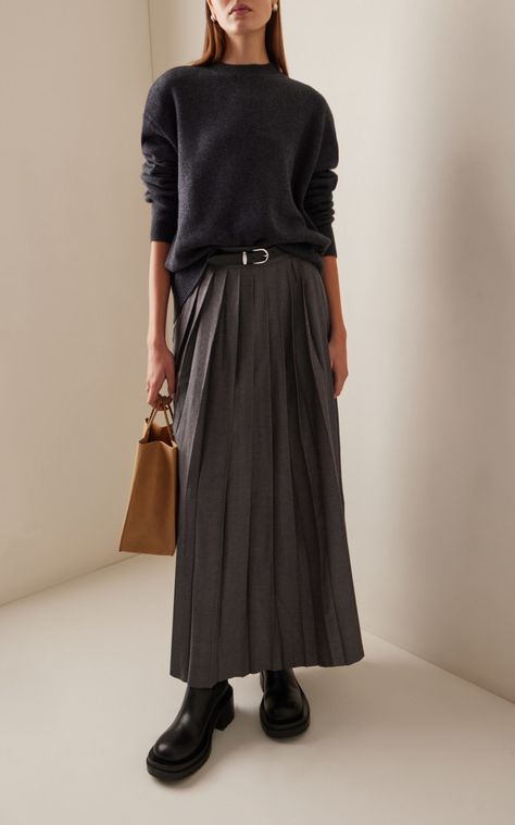 Grey Maxi Skirt Outfit, Pleated Maxi Skirt Outfit, Gray Skirt Outfit, Midi Skirt Outfit Winter, Grey Maxi Skirt, Maxi Skirt Outfit, Grey Maxi Skirts, Pleated Skirt Outfit, Long Skirt Fashion