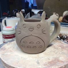 Studio Ghibli Inspired Ceramics, Studio Ghibli Pottery Ideas, Ceramic Anime Art, Cool Mugs Pottery, Totoro Mug Ceramics, Studio Ghibli Ceramic Mug, Avatar Ceramics, Ghibli Ceramic Mug, Clay Crafts Mug