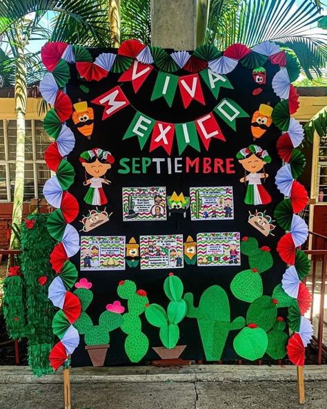 Mexico Bulletin Board Ideas, Mexico Classroom Decorations, Mexican Classroom Decor, Mexico Poster Board Project, Mexico Crafts, Mexican Theme Party Decorations, Fall Paper Crafts, Kids Handicraft, Creative Teaching Press